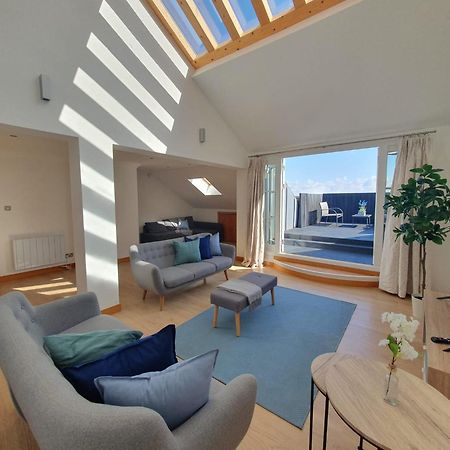 בירקנהד Weekly & Monthly Stays In Penthouse For Contractors Or Leisure Single Or Superking Beds Available מראה חיצוני תמונה