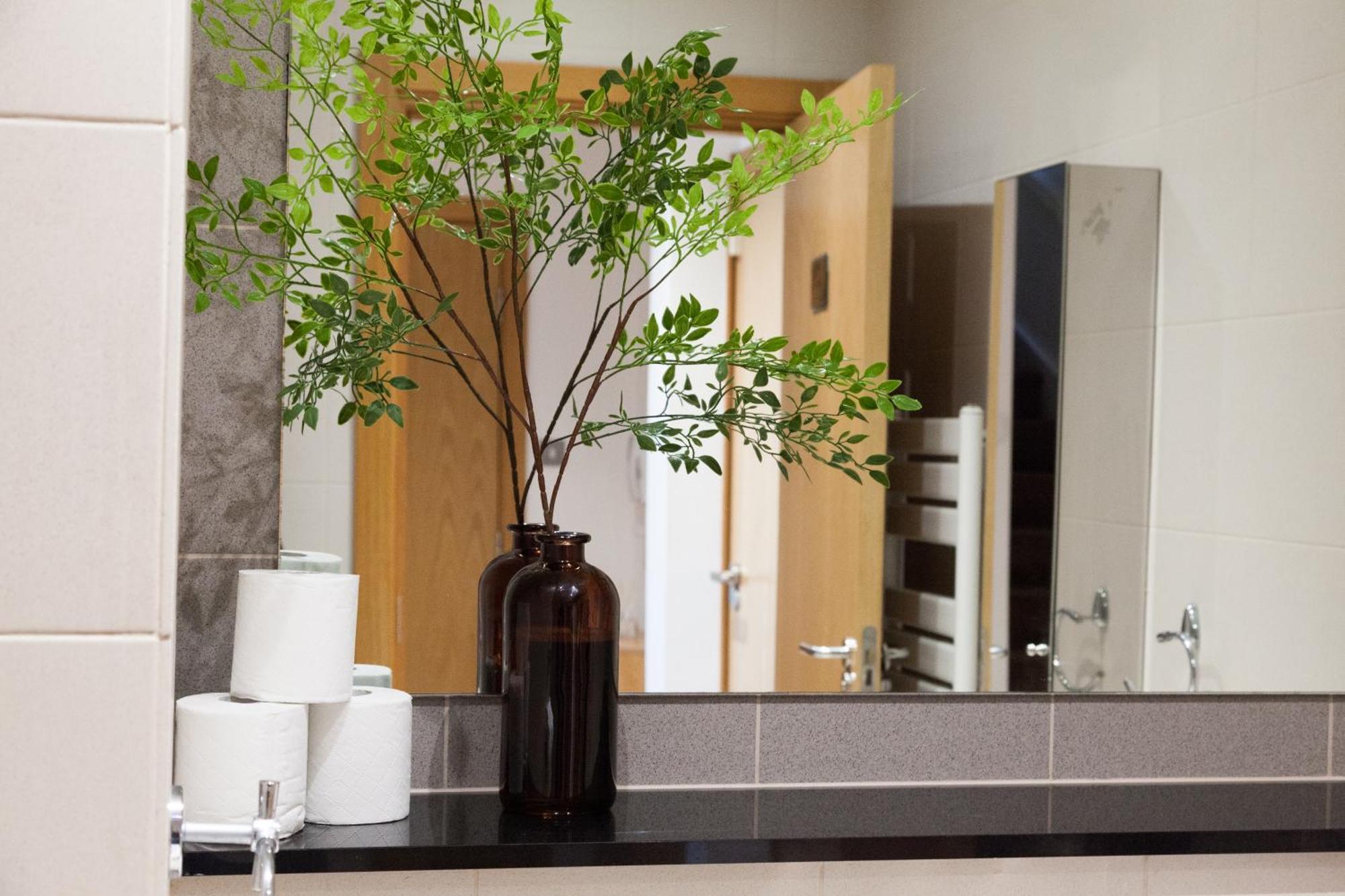 בירקנהד Weekly & Monthly Stays In Penthouse For Contractors Or Leisure Single Or Superking Beds Available מראה חיצוני תמונה