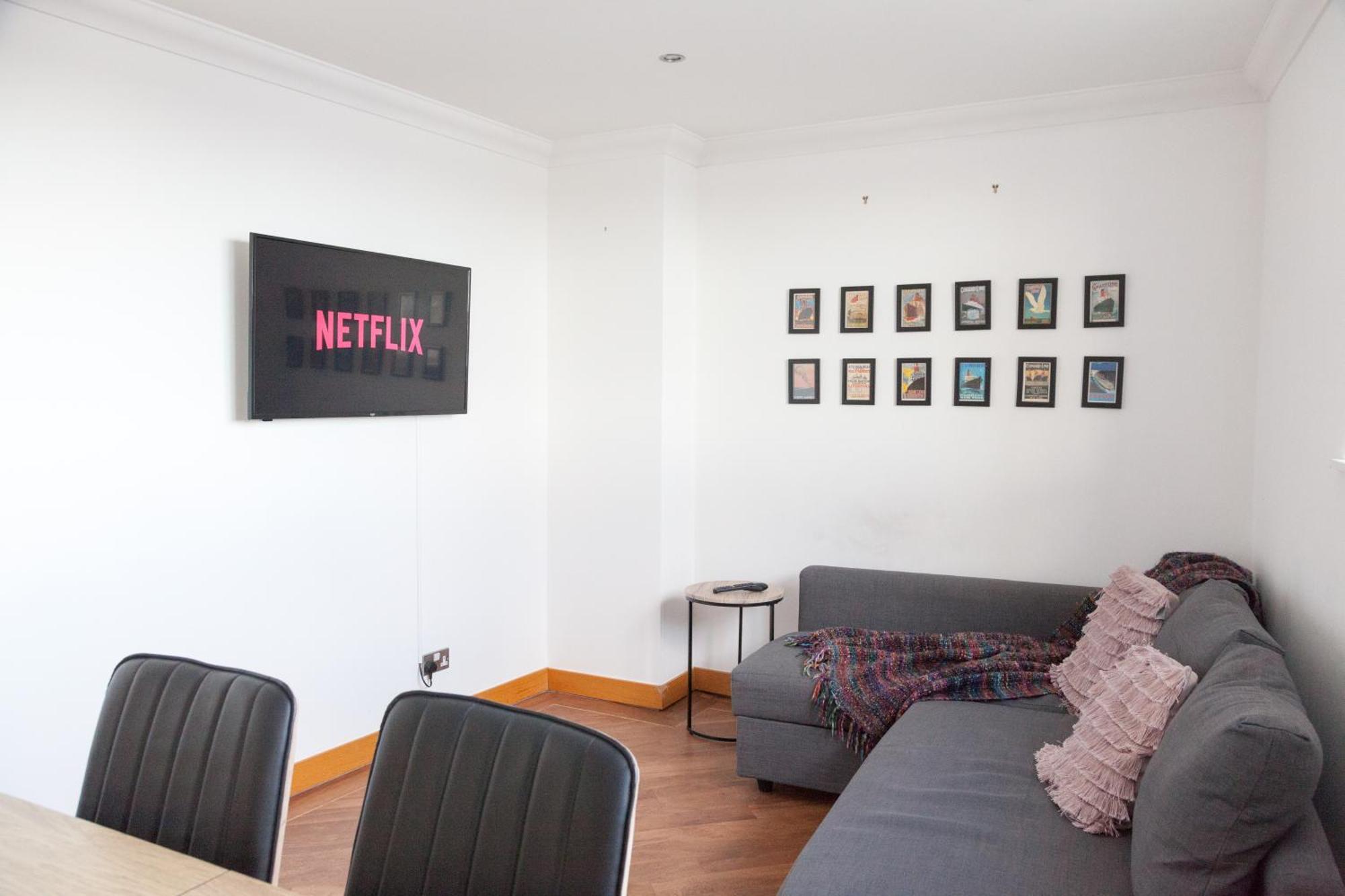 בירקנהד Weekly & Monthly Stays In Penthouse For Contractors Or Leisure Single Or Superking Beds Available מראה חיצוני תמונה